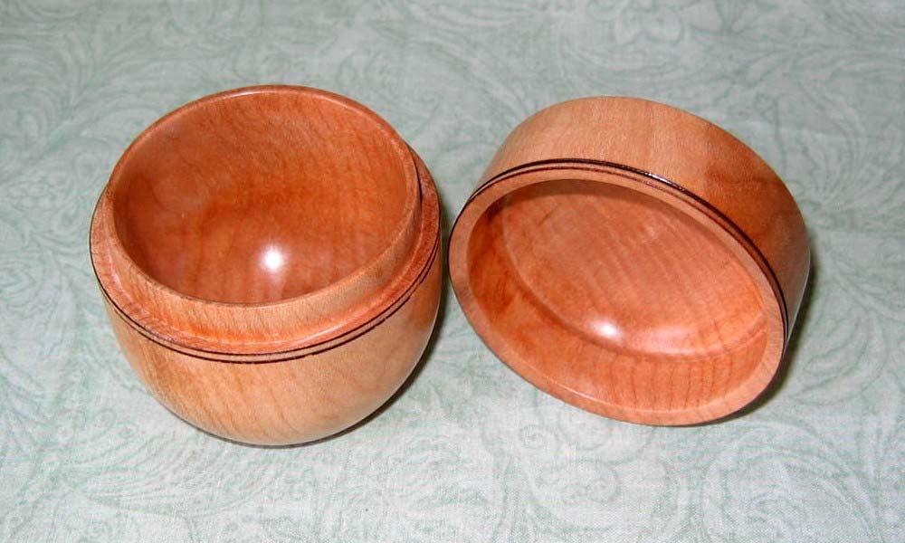 Here is the finished box; 2 ½ in diameter and