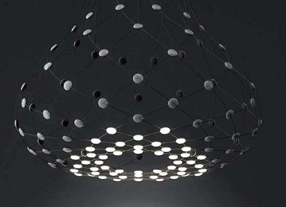 Mesh permits different lighting scenarios thanks to the control and regulation of luminance.