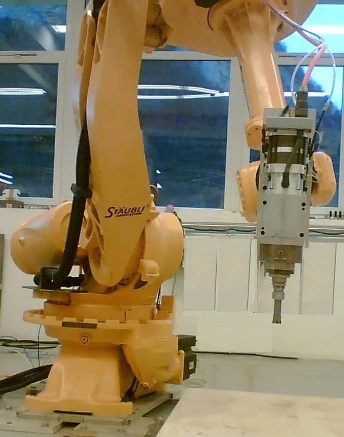 Demonstration of the machining sequence by a Stäubli RX270 robot Whilst there are other proprietary solutions available to the masonry sector, the contractual obligations of the Sheffield Project