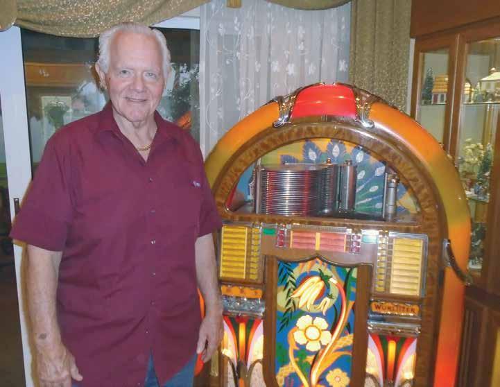 The other open house was hosted by Bob Smith whose fantastic pieces include several cylinder and disc boxes, an organ clock, an organ painting, an upright Duo Art piano and an Arburo dance organ, not