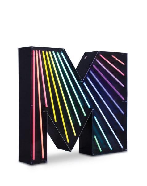 LETTER M - Graphic 105 x 118 x 20 cm 39.5 x 46.3 x 7.9 in (also available in a mini version) 27 kg Rainbow Neons 120 W 3.730 â 1 - LETTER M MINI ALUM.//MAT.
