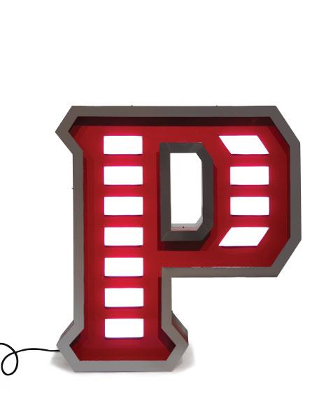 LETTER P - Graphic 100 x 98 x 20 cm 39.4 x 38.4 x 7.9 in (also available in a mini version) 15 kg White LED 35W 3.170 â 1 - LETTER P RUSTED STEEL //W.