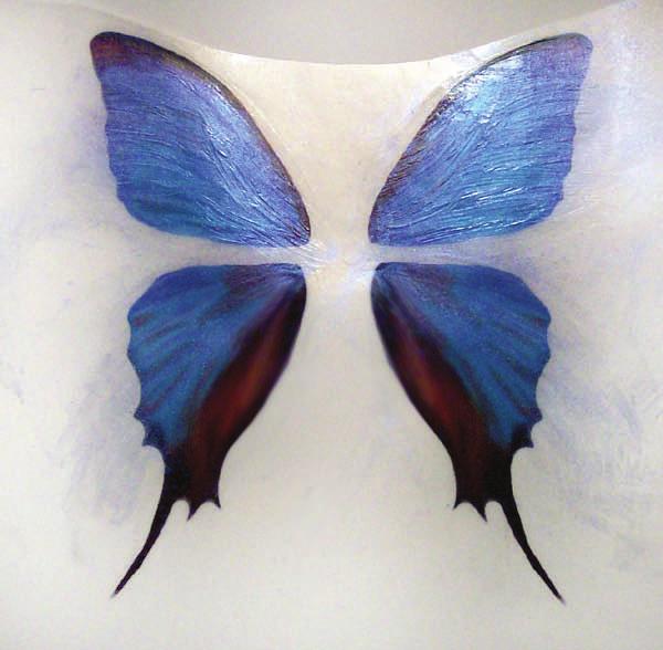 Decorating with Pearl Ex Vellum wings are outstanding with Pearl Ex effects. Done properly, they can look like real wings.