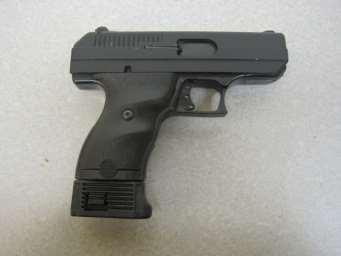 c9 9mm Luger semi auto pistol w/extra mag ser # P1390716 75.