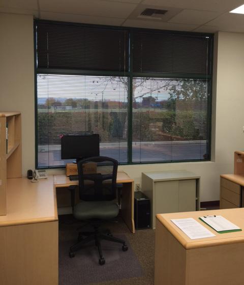 SUITE 500 ADDITIONAL ATTRIBUTES AND FEATURES Great windows and natural light Open