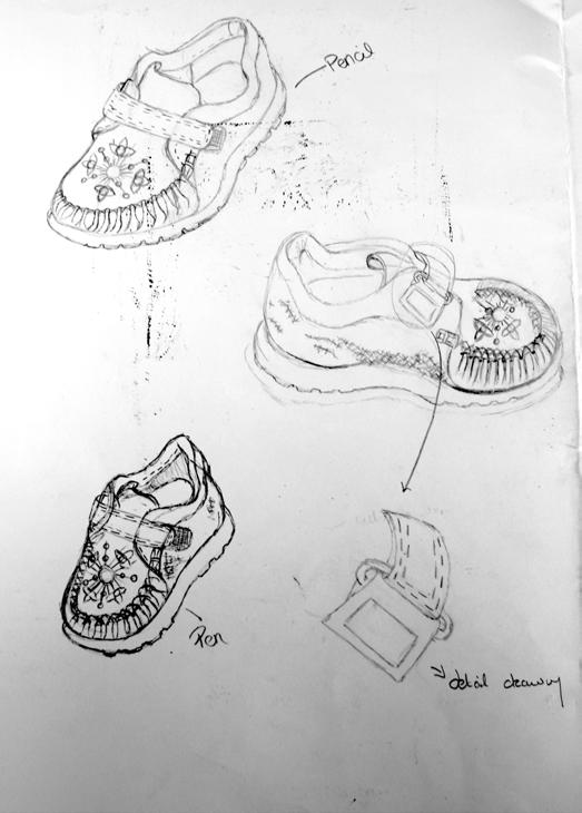 4 The strongest part of the student s lino print is the baby s shoe. It was very well explored by the student in their drawings.