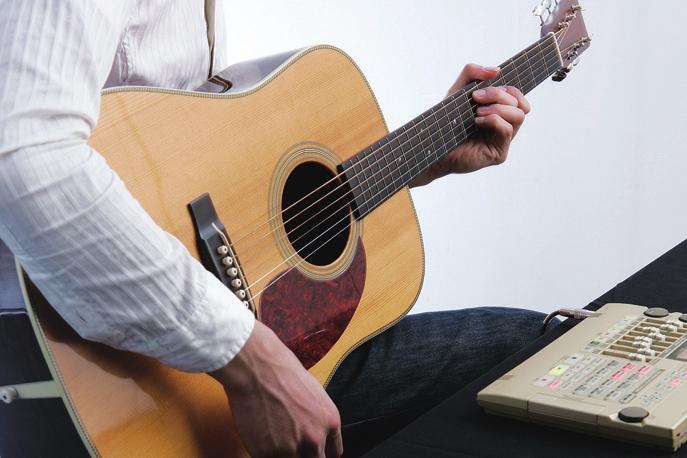 The BR-600 is designed to make it easy for guitarists to record. This means you can start recording right away, with few steps and no need for a complicated setup.