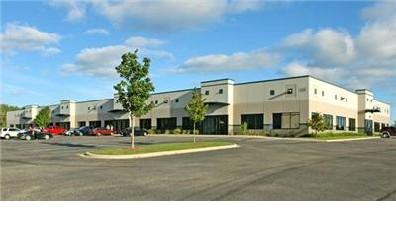 drive. Great access to 9,980 SF hwy 52 and 494. Outside Storage Available! 3,995 SF $6.
