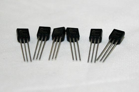 TO-92 Transistors Next you ll install the TO-92 transistors. There are four PN250A and two PN2484 transistors.