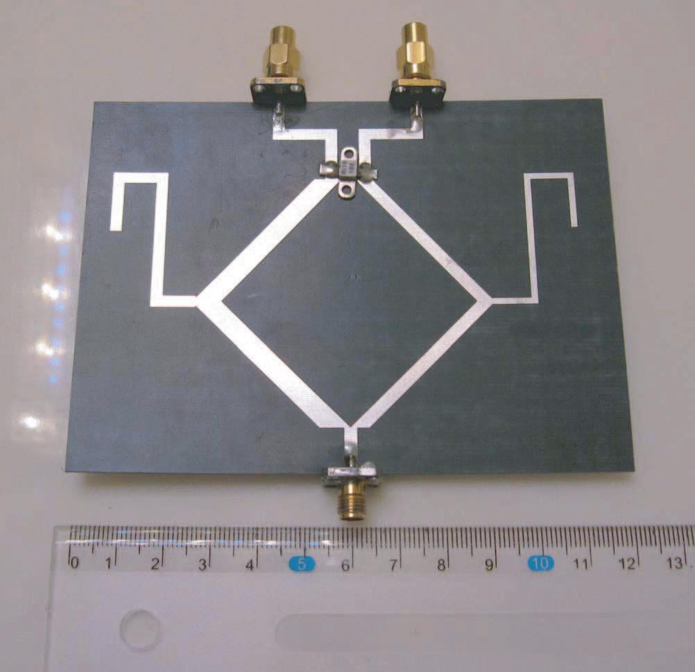 Progress In Electromagnetics Research C, Vol. 12, 21 97 Figure 3. The photo of the fabricated power divider.