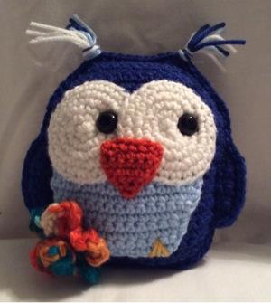 Blue Hootie Hoo The Owl Supplies needed: Red heart super saver: royal blue, light blue and soft white Any scrap yellow yarn, you only need a tiny amount Bernat softy chunky : kimono Loops and thread