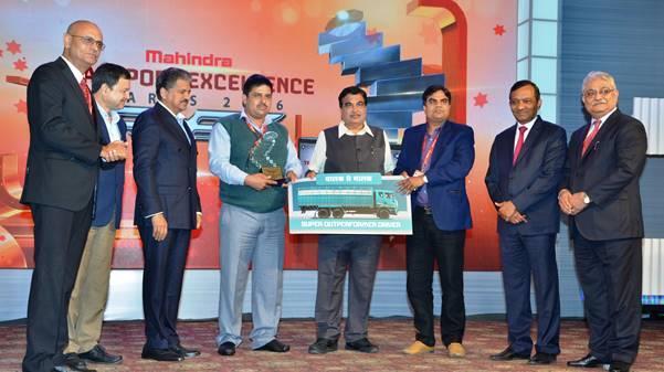 Jay Prakash Singh, Bharti Bulk Carriers being the Super Outperformer Driver of the year.