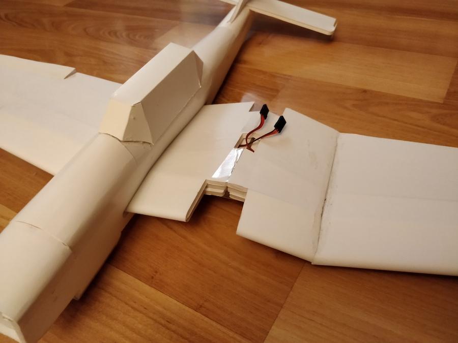 A central anhedral gauge is provided, but the tightness of your custom wing glue joint takes precedence over any standardized reference measure.