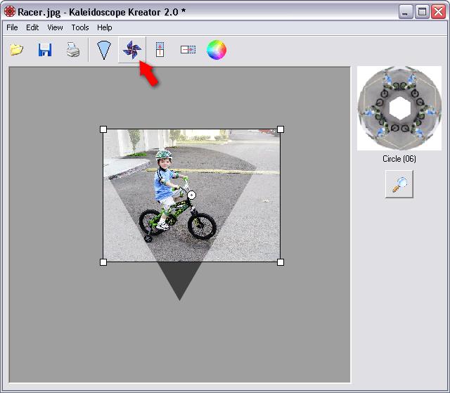 3.6 Pinwheel Mode Pinwheel Mode disables the mirroring effect that creates kaleidoscopic images.