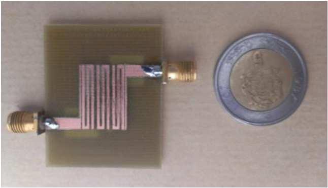 The E-field snapshot at 1.8 GHz shown in Figure 16 depicts that at 1.8 GHz the signal is allowed to pass through by the proposed filter. The E-field snapshot at 4.