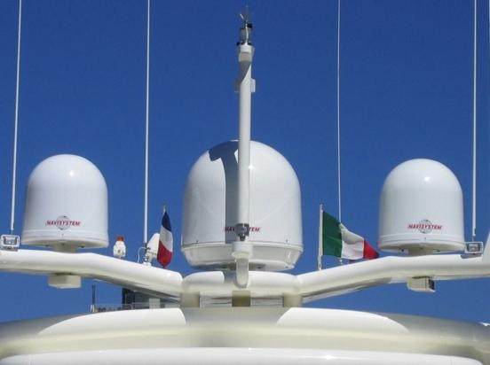 Navisystem combined the TVRO antenna solution with the maritime VSAT antenna technology for a new integrated antenna solution to meet the emerging requirements for greater integration of onboard
