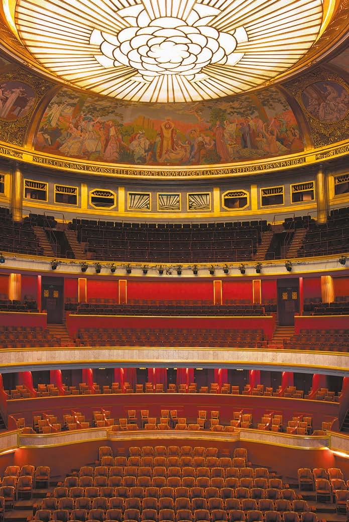 Discover a place where each and everyone has the time and the opportunity to dream the impossible. That place is the Théâtre des Champs-Elysées.