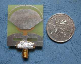 Figure 2 presents the photograph of fabricated antenna, and a 50 Ω-SMA connector is used to feed the antenna.