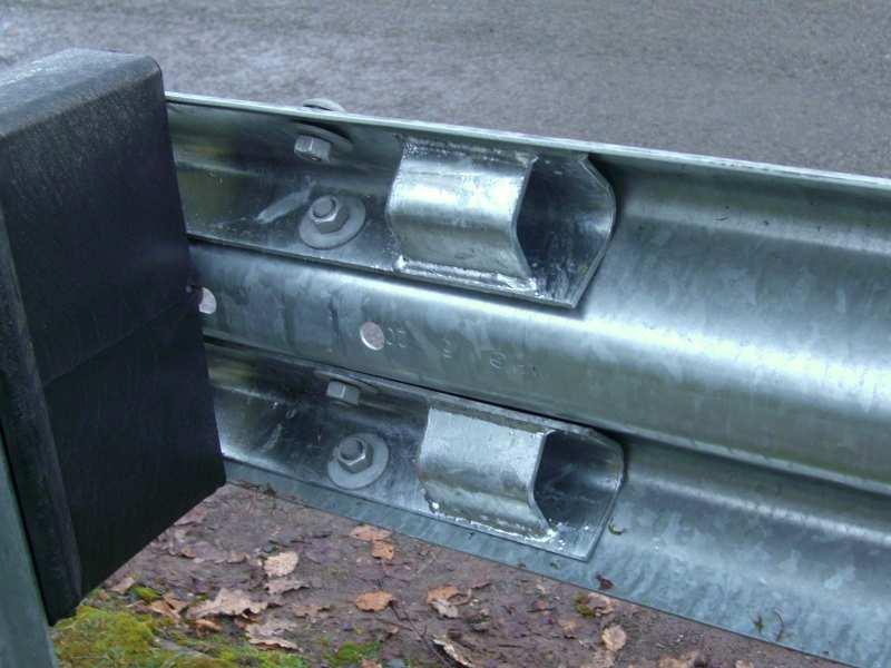 The beam is fixed to posts 6 and 7 with 1off M10 x 240mm bolt, 1 off M10 Galv nut and 2 off M10 Galv washers supplied, passing the bolt through the beam then the spacer block and posts, with a washer