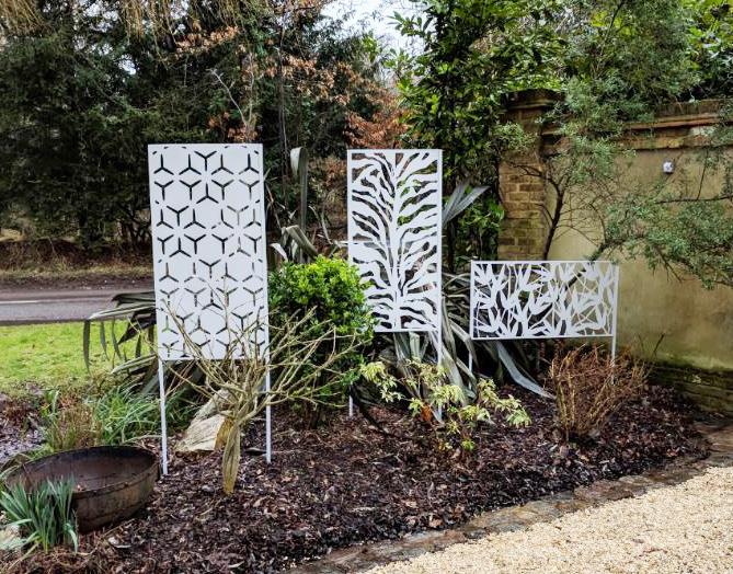 *Optional Back Plate (1200x600mm) x1 Variable Height Planting Screen.
