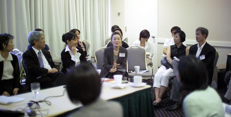 Young Sook Yoo (KIST)]. In addition to the symposium, also organized the WiSE Forum which consists of two parts - a panel presentation by six distinguished Korean women scientists (Dr.