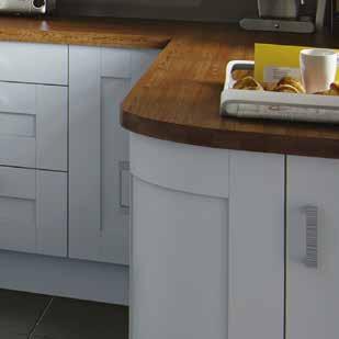 uk 27 SHAKER VERVE PAINTED LIGHT BLUE A classic Shaker kitchen available