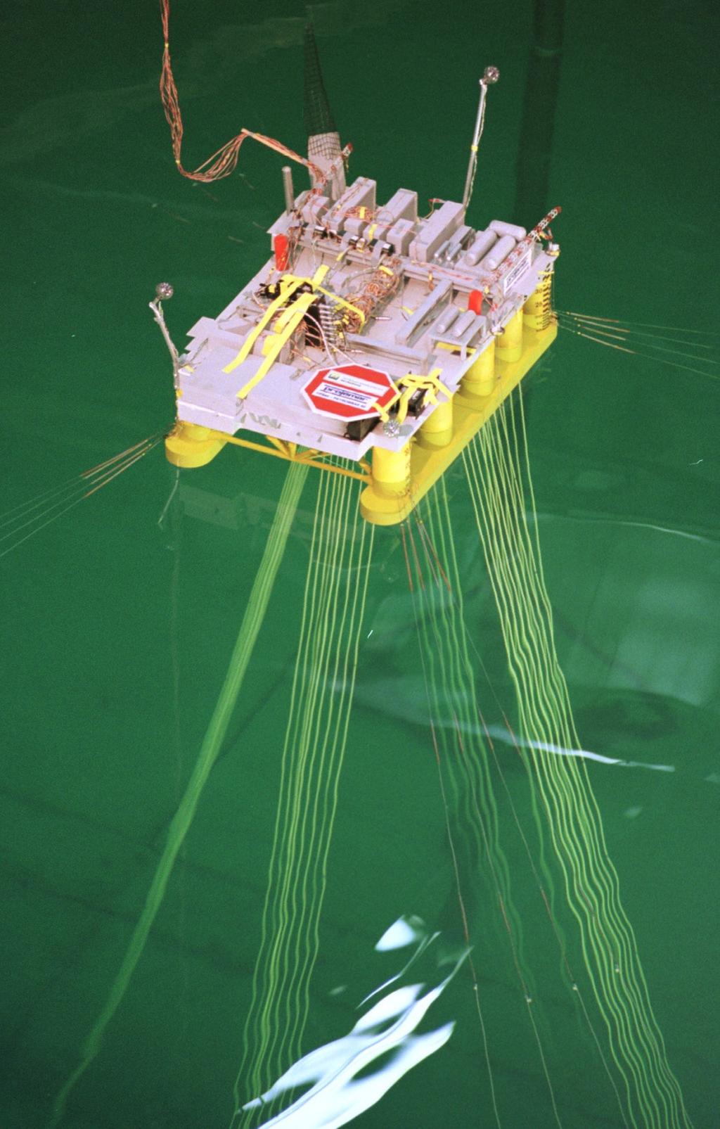 Ocean Basin model test Typical test set up: Measurement of: 6 DoF motions by use of optical position meas.