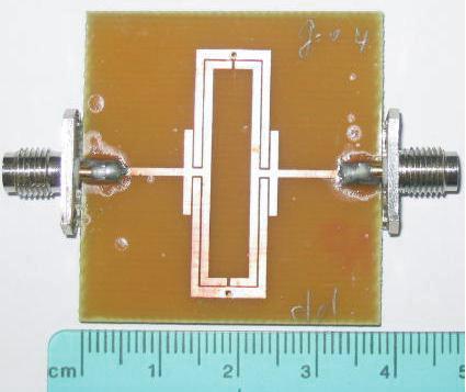 This feed type can improve the coupling energy and reduce the insertion loss as used in [8], for the particular structure with l 1 and l 2 being used as quarter-wavelength open stubs, where different