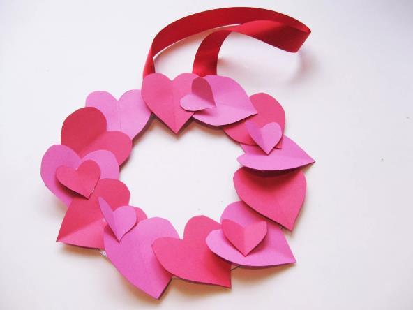 CRAFTS FOR FEBRUARY HEART WREATH 2 bowls of varying sizes (I used one with a 5" diameter and one with a 7" diameter) red card stock paper pink card stock