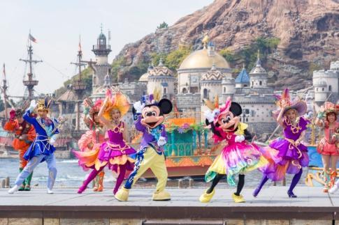 At Tokyo Disneyland, the Easter egg characters with bunny ears, known as Usatama, are back again.