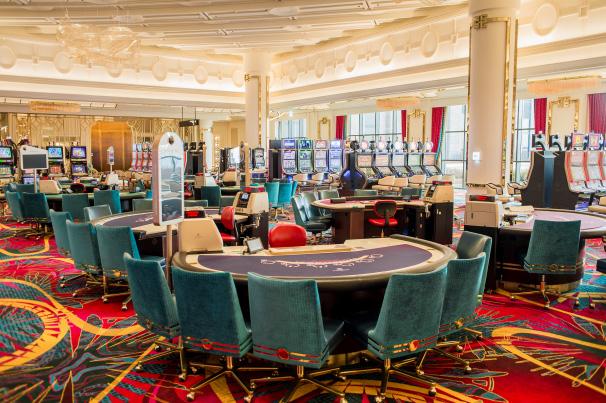 0 billion KRW; shareholding ratio: 45%) Casino (table games: 158 units, electronic table games: 4 units 62 seats, slot machines: 291 units) Hotel (711 rooms; additional facilities: restaurant,