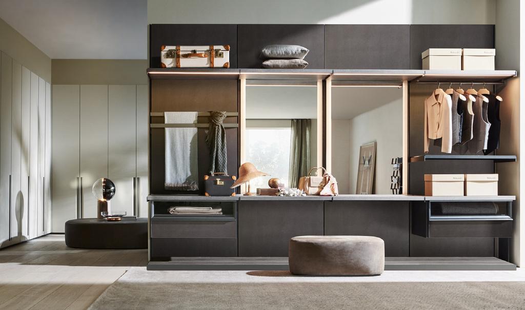 DRESSING 1 Following the success of Gliss Master, Vincent Van Duysen has designed Master Dressing, a walk-in wardrobe system that completes the wide range of nightime systems offered by Molteni&C.