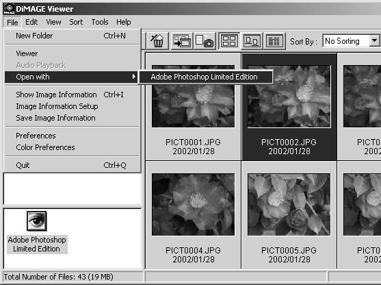 The create-application-link function links another image-processing application to the DiMAGE Viewer. When the link is made, the application icon is displayed in the thumbnail window.