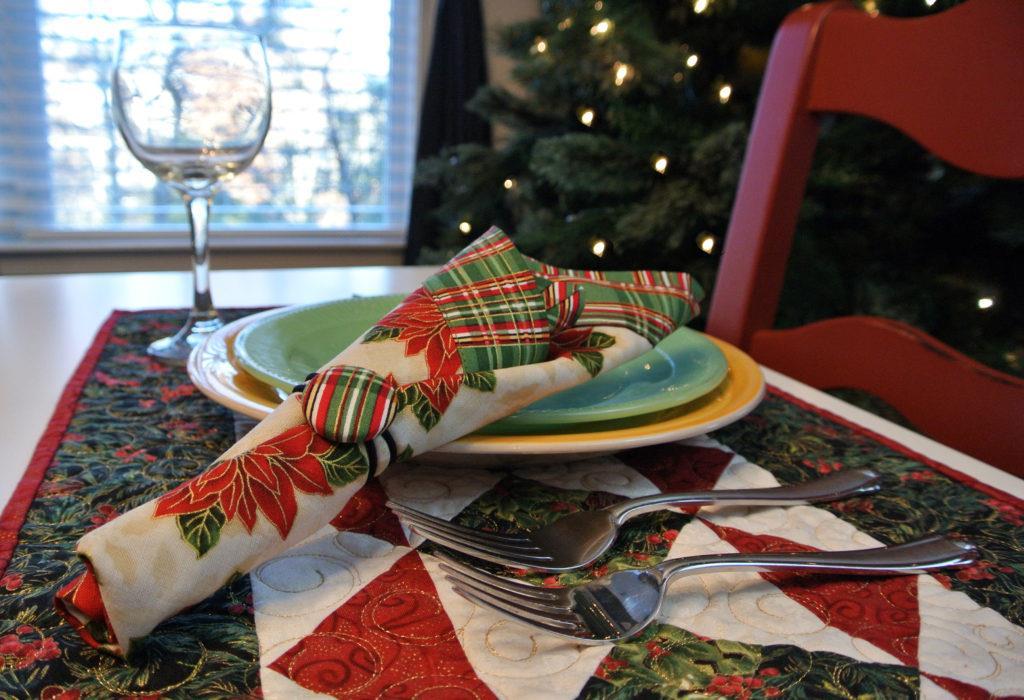 Happy December! The holidays are almost here, but there is still time to whip up some of these fun napkins.
