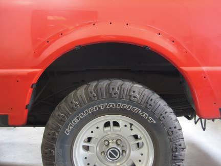 Rear Flare Installation Procedures (Driver s Side): Brace Bolt Brace Nut Remove any installed factory fl ares, mud fl