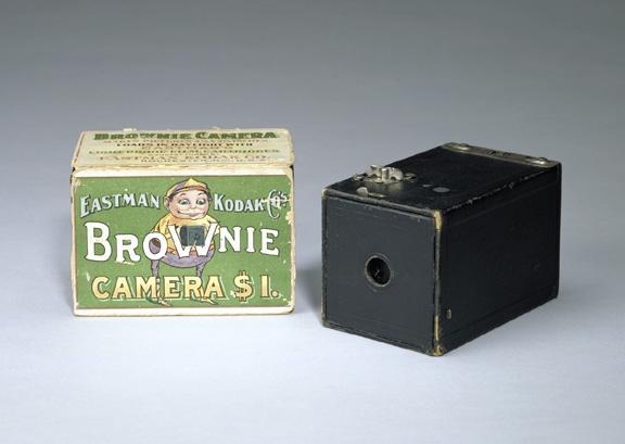 Cameras for Everyone (1900) Photography became more common when the Eastman Kodak Company introduced the Kodak No. 1 camera in 1888.
