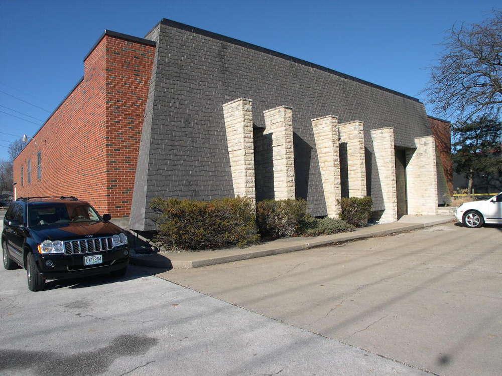 Office / Retail Building 801 S Glenstone Ave, Springfield, MO 65802 OFFICE/ For sale at $599,000 / $52.