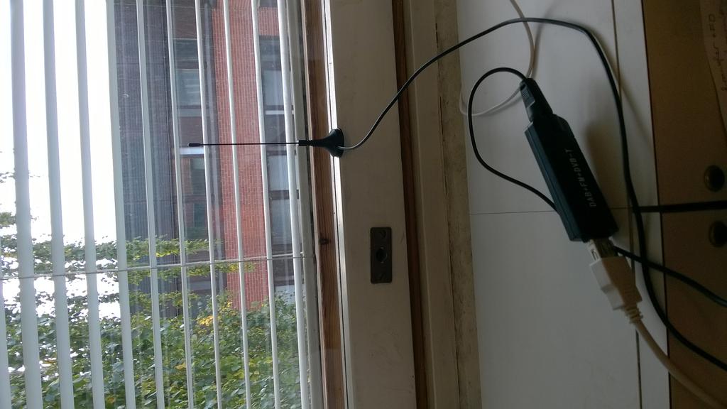Signal source in the TCP port Antenna is located by the window in G413 Server command: rtl_tcp f 25000000 a 130.233.150.