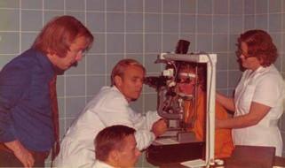 VALON ALWAYS ONE GENERATION AHEAD AT THE FOREFRONT OF OPHTHALMIC LASERS SINCE 1972 Valon Lasers has crafted ophthalmic lasers for over 40 years, a legacy few companies can match.