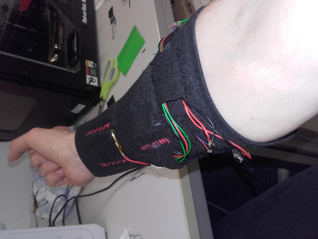 Figure 2: Cuff: Pockets with actors inside Vibrotactile Feedback We want to use vibration as a communication channel between the vario and the user (the pilot).