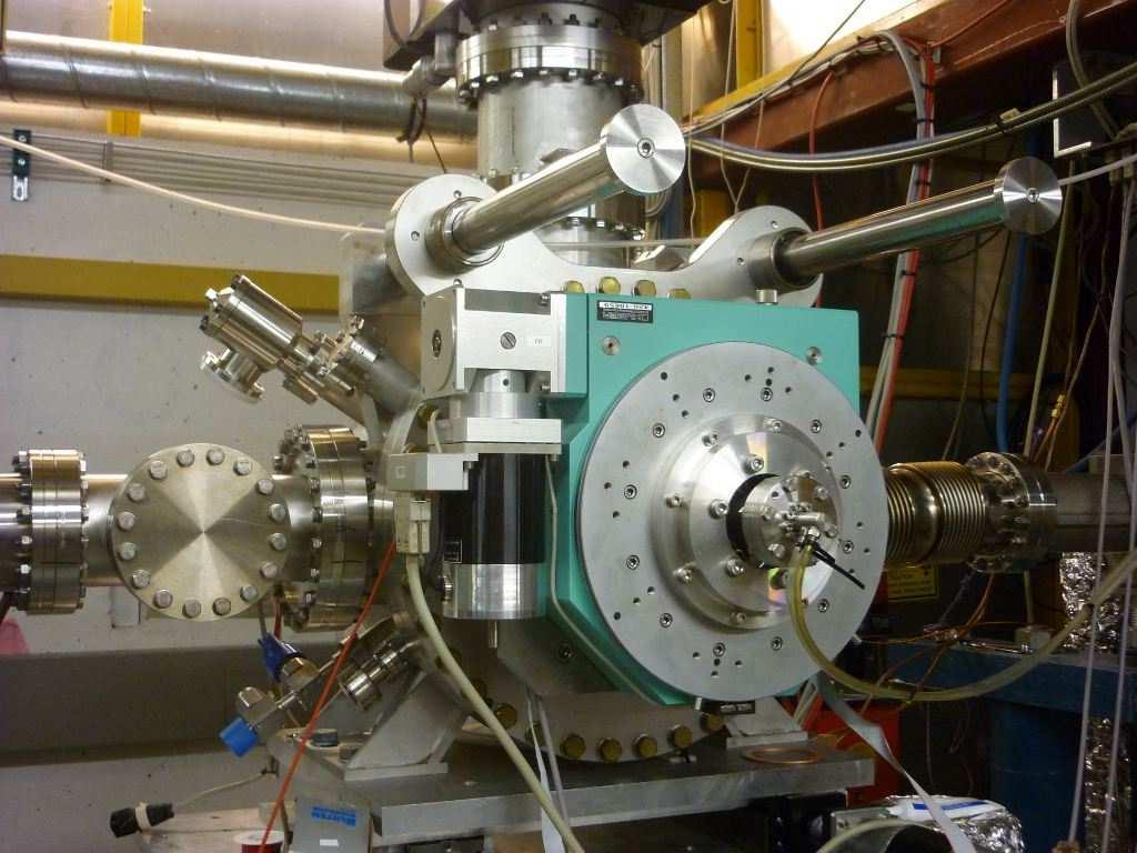 Figure 2.9: C-type DCM installed at beamline BW1 for heat load test (October 2012).