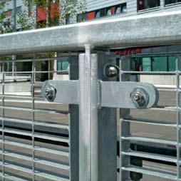 ground level Panels and posts have been designed to comply with BS 6399-1 for