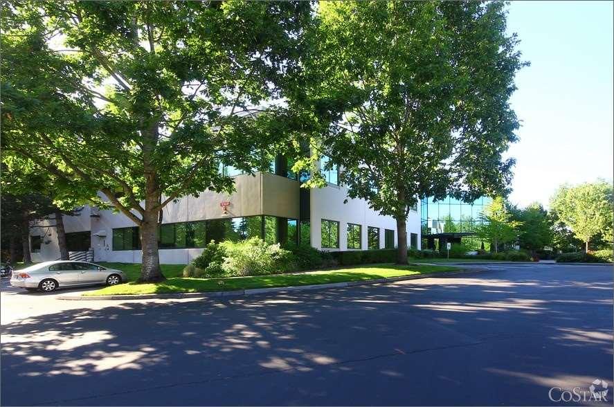 19803 North Creek Pky - RH Tech Center II - RH North Creek Business Cente RH Tech Center II Northend Ind Cluster Bothell/Kenmore Ind Submarket Bothell, WA 98011 Rosen-Harbottle Commercial Real Estate