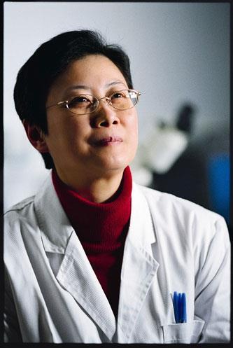 L'Oréal-UNESCO For Women in Science Awards-Chinese Scientists Professor Vivian Wing-Wah Yam ( 任咏华 )(born February 10, 1963) is a chemist from Hong Kong.