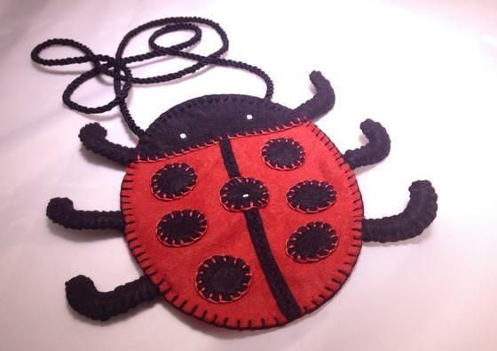 How to Make a Light-Up Ladybird Bag Description Make this decorative & fun light up ladybird bag with 3 LEDs that are programmed to have 3 settings: continuously lit all the time, flashing together