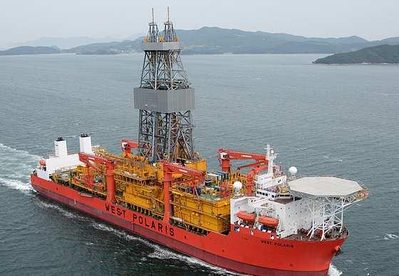 Ultra deepwater drillships Built 1998 Samsung R&B/Conoco design Transocean 221m x 42m x 20m 20,000mt VDL, 140 pax 3,050m WD;