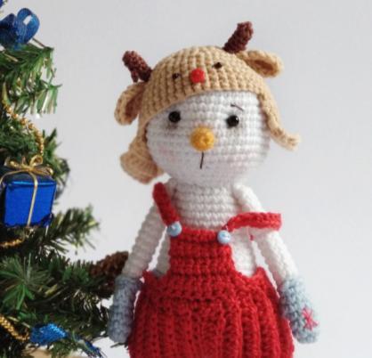 *** the lovely Baby Girl Winterz s dress is knitted.