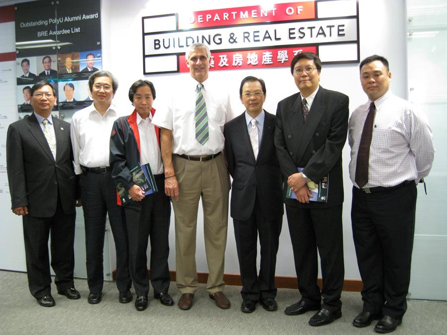 Chief Examiner visiting Chief Examiner Ian Cowling visited Hong Kong from 26 October to 30 October. He has not been in Hong Kong for a while.