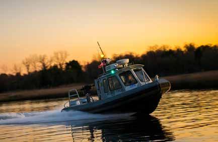 RAYMARINE SOLUTIONS FOR FIRST RESPONDERS 1 Superior display technology.