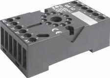 Interface relay PIR15 3 C/O consists of: electromagnetic relay R15 3 C/O, plug-in socket ES 12 black, time module T(COM3) and spring wire clip PZ11 0031.